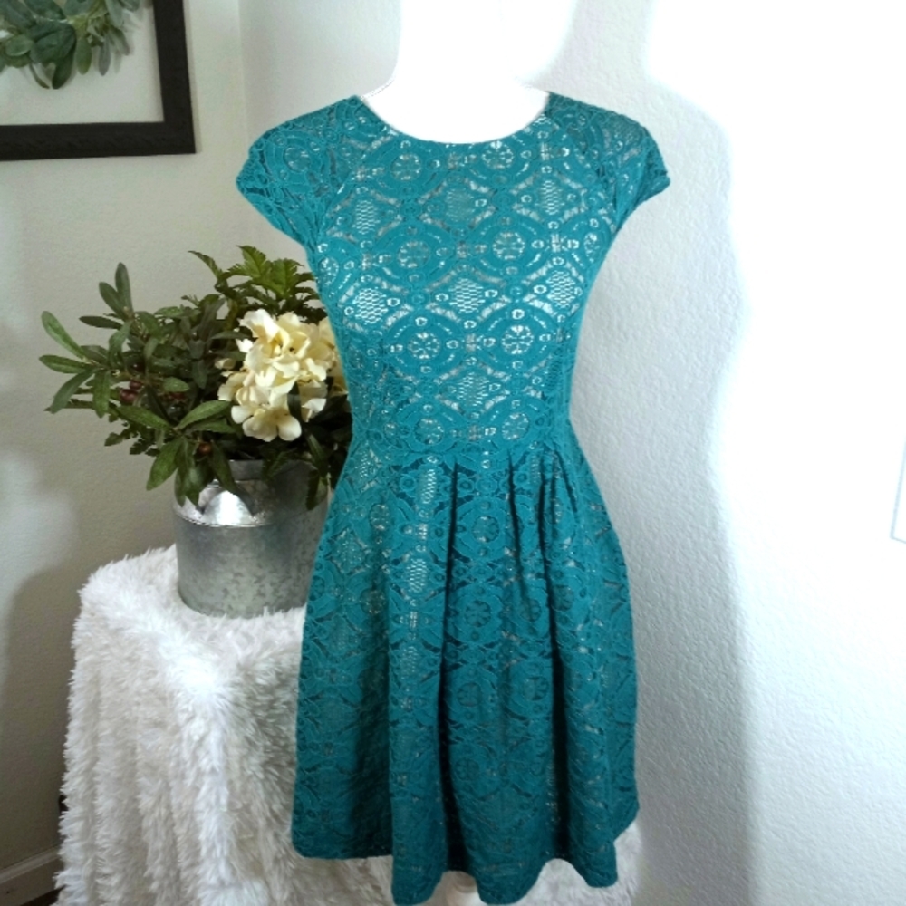 MIMI CHICA TEAL GREEN LACE FIT & FLAIR DRESS SZ.S EUC